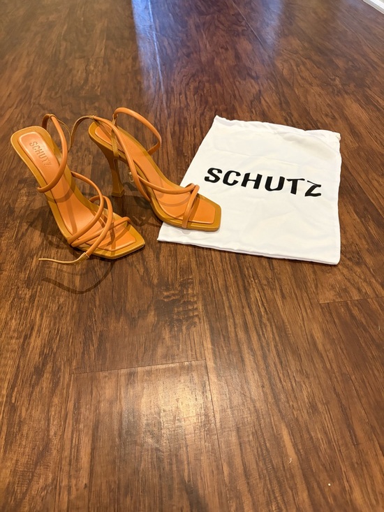 SCHUTZ Shoes - Schutz Women's Strappy Heeled Sandals in Tan leather (US 8)